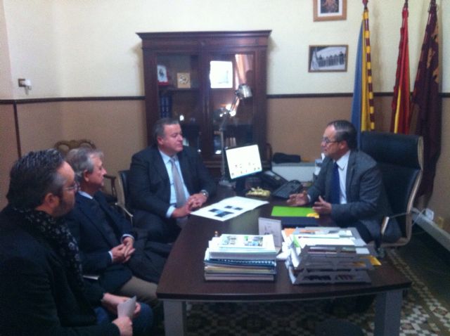 El consejero Francisco Bernabé anuncia la firma con el Ministerio de Fomento para ejecutar las obras de la autovía San Javier-Santomera