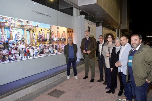 Santomera inaugura 'Windows to Infinity', una exposición que reinterpreta el belén tradicional con más de 3.000 piezas