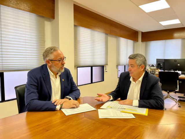 El Ayuntamiento de Santomera recibe 189.000 euros del Gobierno regional para la instalación de placas solares en edificios municipales