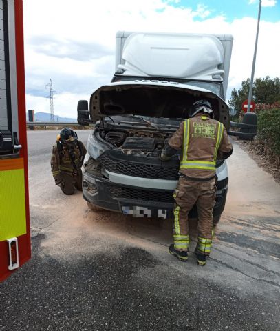 Incendio de un camión en la A7 en Santomera