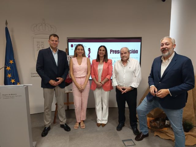 La feria SanVino reúne en Santomera trece bodegas y la mejor oferta gastronómica