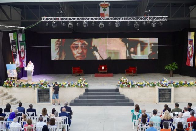 El pregón de Eva Reverte abre una nueva edición de las fiestas de Moros y Cristianos de Santomera
