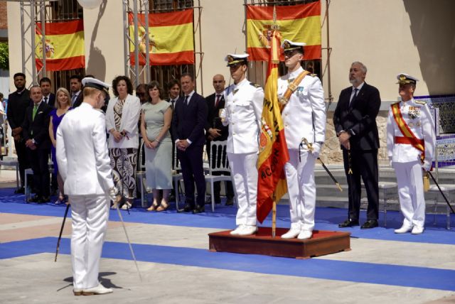 Más de cien ciudadanos juran bandera en un histórico acto para Santomera organizado por la Armada y el Ayuntamiento