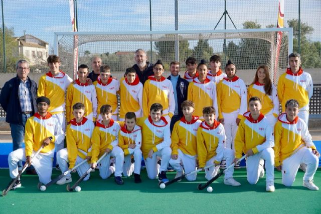 Santomera despide al equipo de hockey sub-16 que representará a la Región de Murcia en el Campeonato de España