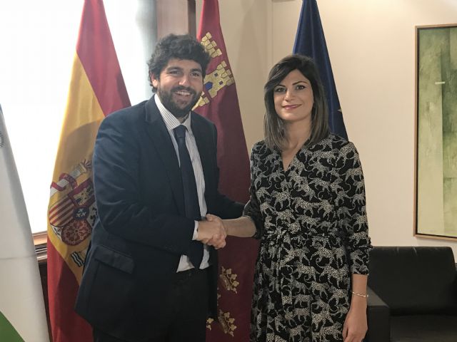 El presidente Fernando López Miras se reúne con la alcaldesa de Santomera