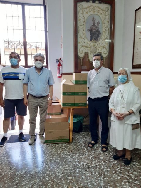 ECONEX entrega mascarillas FFP2 y geles hidroalcohólicos a las parroquias de Santomera