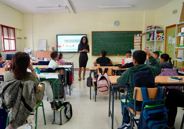 El Ayuntamiento de Santomera realiza formación de mediación entre iguales a los alumnos y docentes