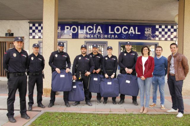La Policía Local estrena sus primeros chalecos antibalas personalizados