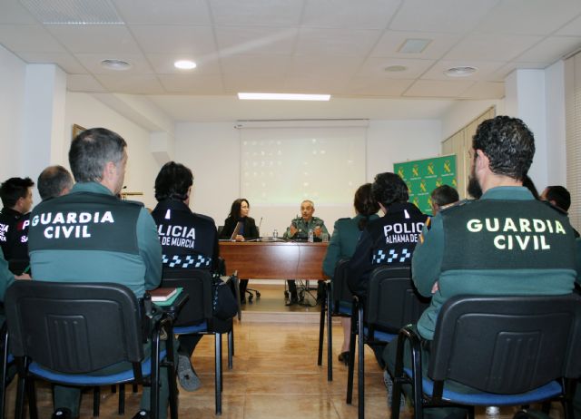 La Guardia Civil forma a las Policías Locales de Santomera y Alhama de Murcia en materia de Violencia de Género