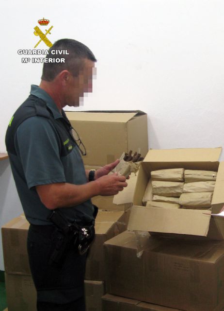 La Guardia Civil se incauta de más de 30.000 puros artesanales en un vehículo