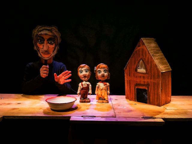 El espectáculo infantil 'La casita de Chocolate' llega este sábado al teatro de El Siscar (Santomera)