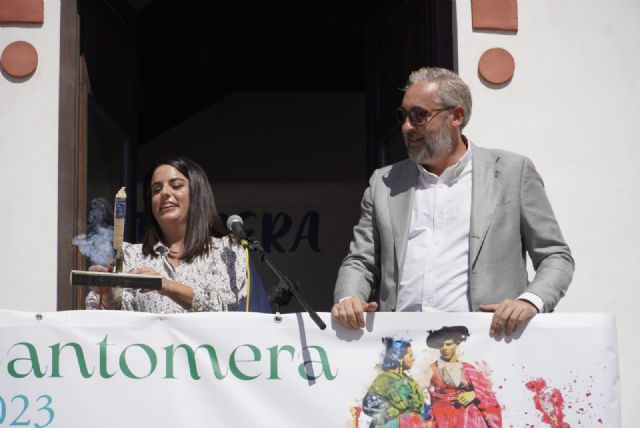Rebeca Martínez Herrera da comienzo a las fiestas patronales con su pregón: 'Santomera es mucho más que un pueblo, es un sentimiento'