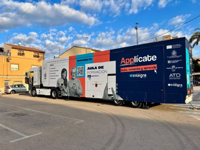 Vuelve la formación itinerante gratuita 'Applícate: Sube, conecta y aprende' a Santomera del 27 al 31 de octubre Vuelve la formación itinerante gratuita 'Applícate: Sube, conecta y aprende' a Santomera del 27 al 31 de octubre