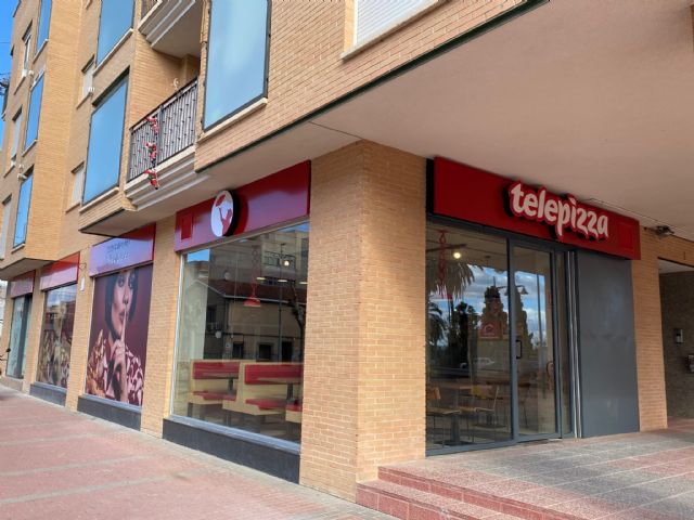 Telepizza calienta sus nuevos hornos en Santomera